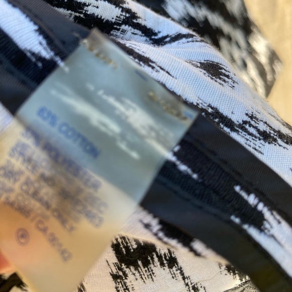 Peter Nygard Black and White Patterned Jacket - Picture 5 of 7